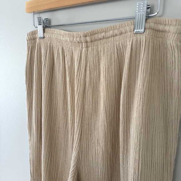 Alfred‎ Dunner Beige Crepe Textured Pants - Picture 6 of 13